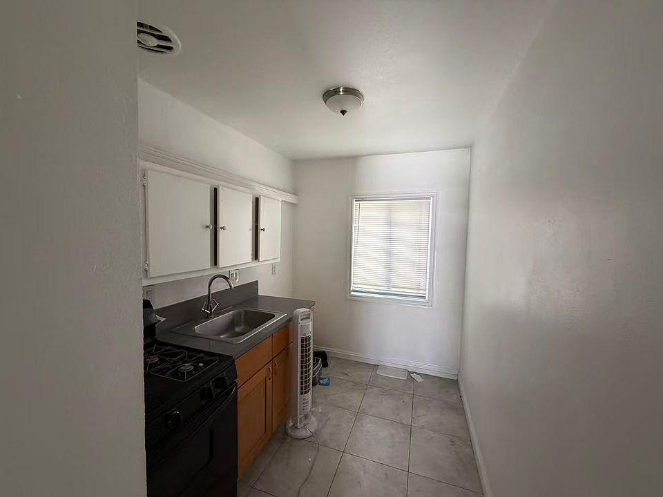 2nd image of 1127 E Garvey Ave N #4