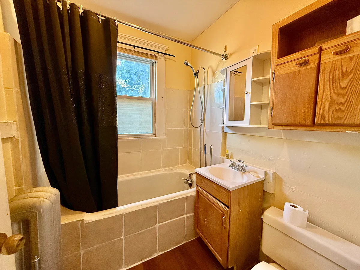 Building Photo - 179 Bloomfield St #2L