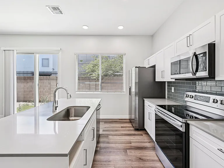 Baseline on 16 — Photo 36