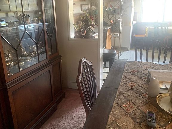 2nd image of 1567 La Salle Ave
