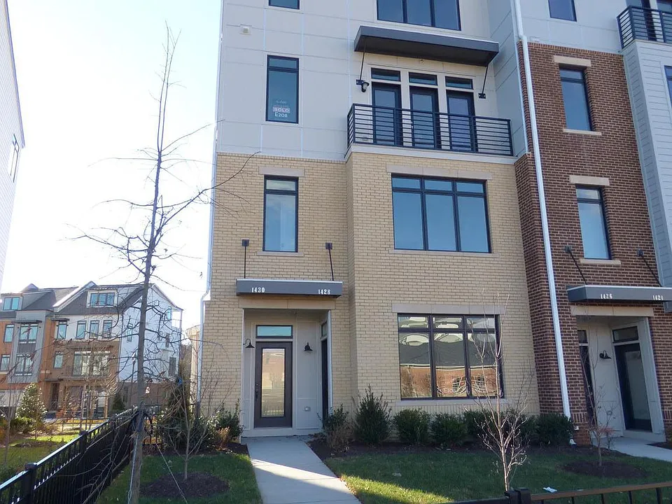 1428 Ribbon Limestone Ter SE #108