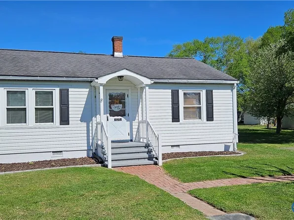 625 Deshields St, Tappahannock, VA 22560