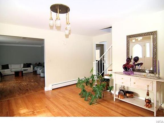 3rd image of 16 Hamden Heights Ct