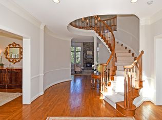 3358 V Ln, Oakton, VA 22124