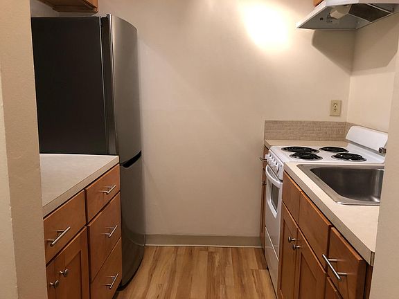 4th image of 408 Belmont Ave E #205