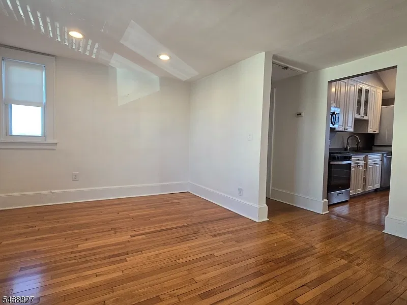 2 bed, 1.0 bath, $2,400 — Photo 4