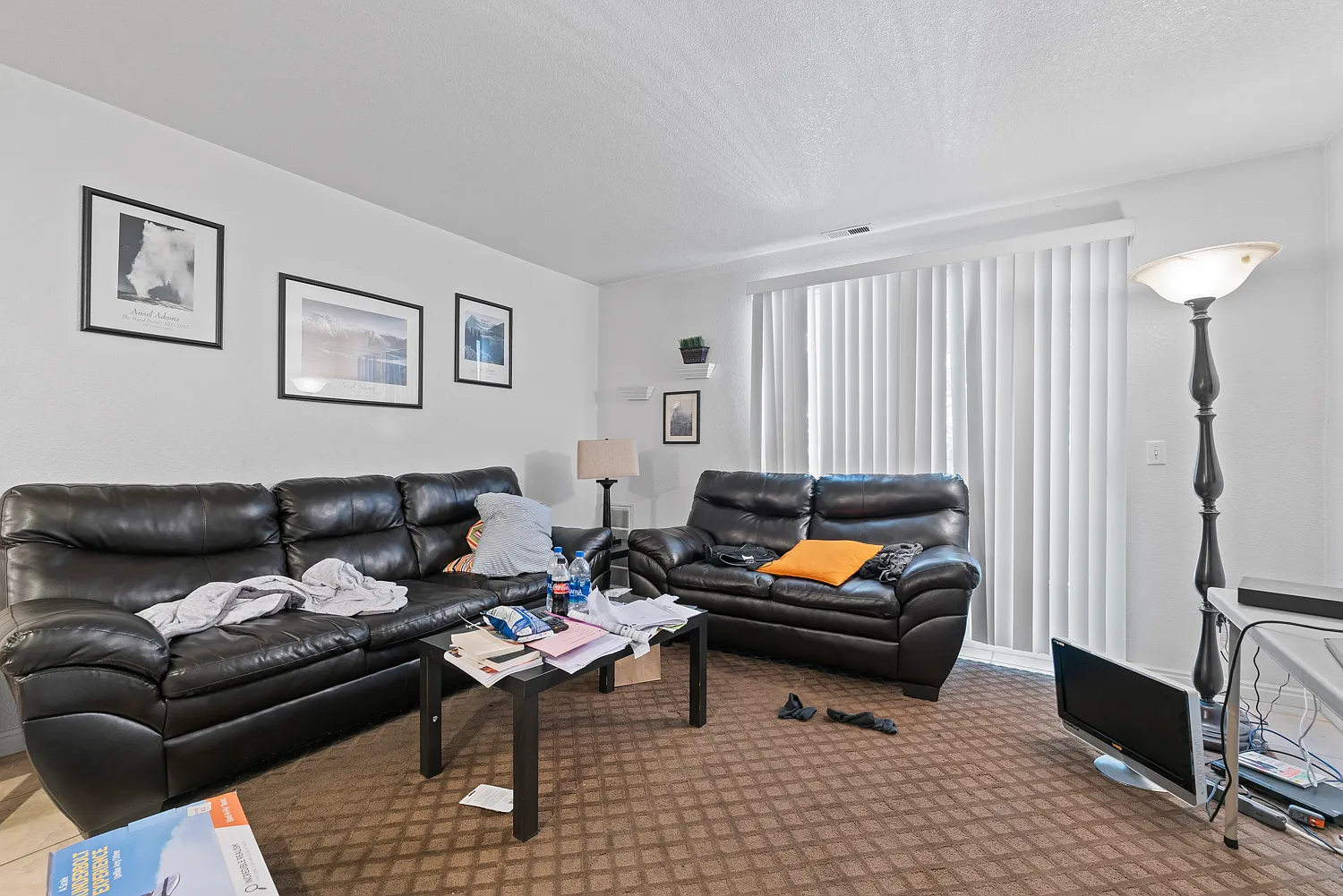 3 bed, 1090 sqft, $585 — Photo 2