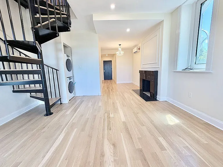 155 Beacon Hill Dr #8 — Photo 7