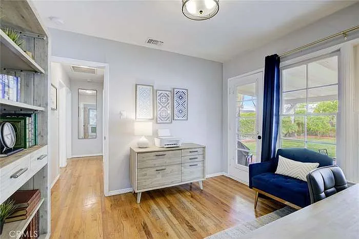 6542 Balcom Ave — Photo 14