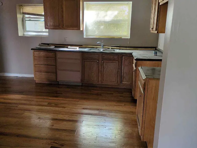 2112 N Church St — Photo 3