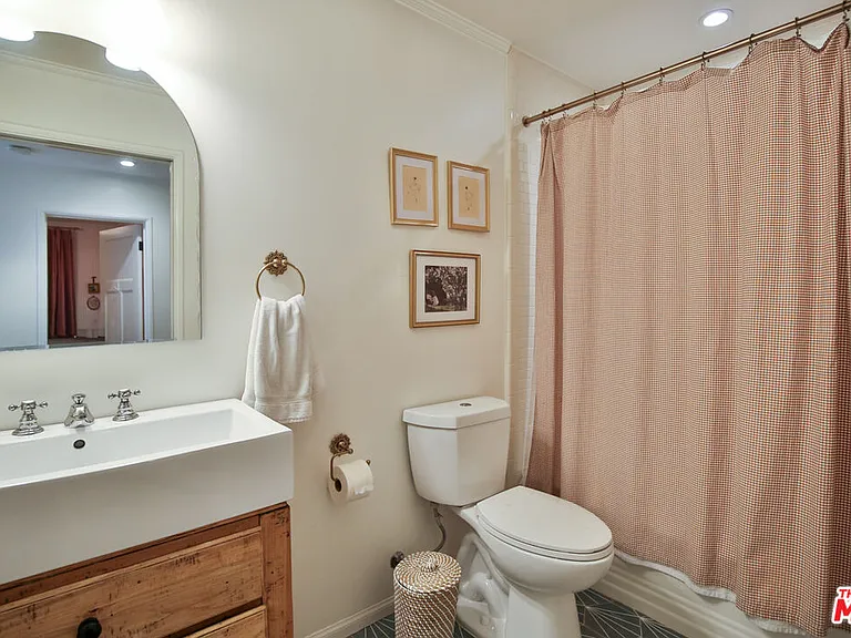 2330 Walnut Ave — Photo 19