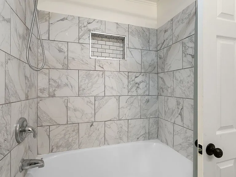 tub/shower