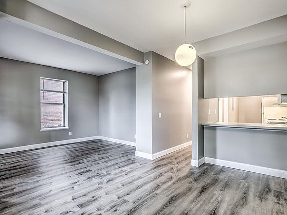 4th image of 3823 Blaine Ave #A