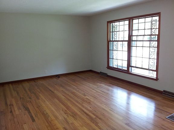 Living Room 18 X 12