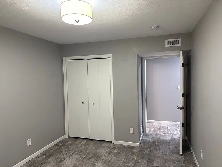 921 Minns Dr — Photo 6