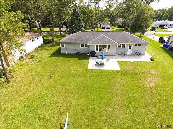 4th image of 987 Elliott Dr