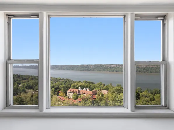 5700 Arlington Avenue image 6 of 13