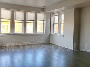 211 N Kilbourn Ave #1, Chicago, IL 60624