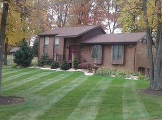 123 Iroquois Dr, Butler, PA 16001