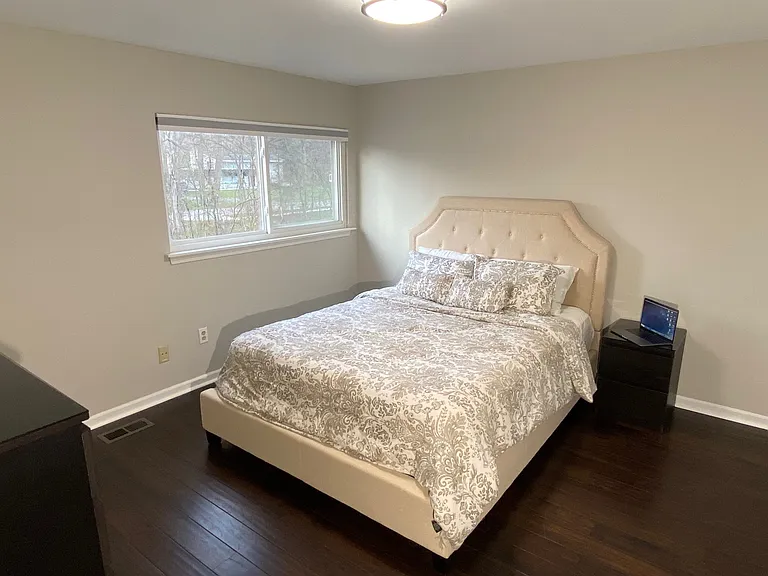 4077 Lincoln Dr — Photo 25