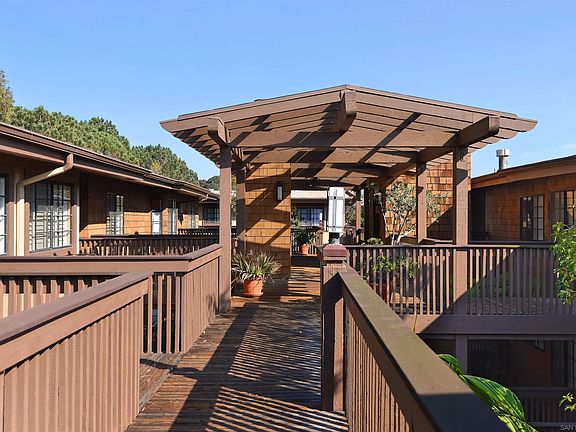 5th image of 8870 Villa La Jolla Dr Unit 303