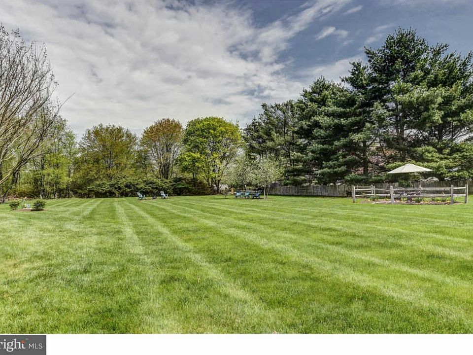 2nd image of 14 Columbia Pl