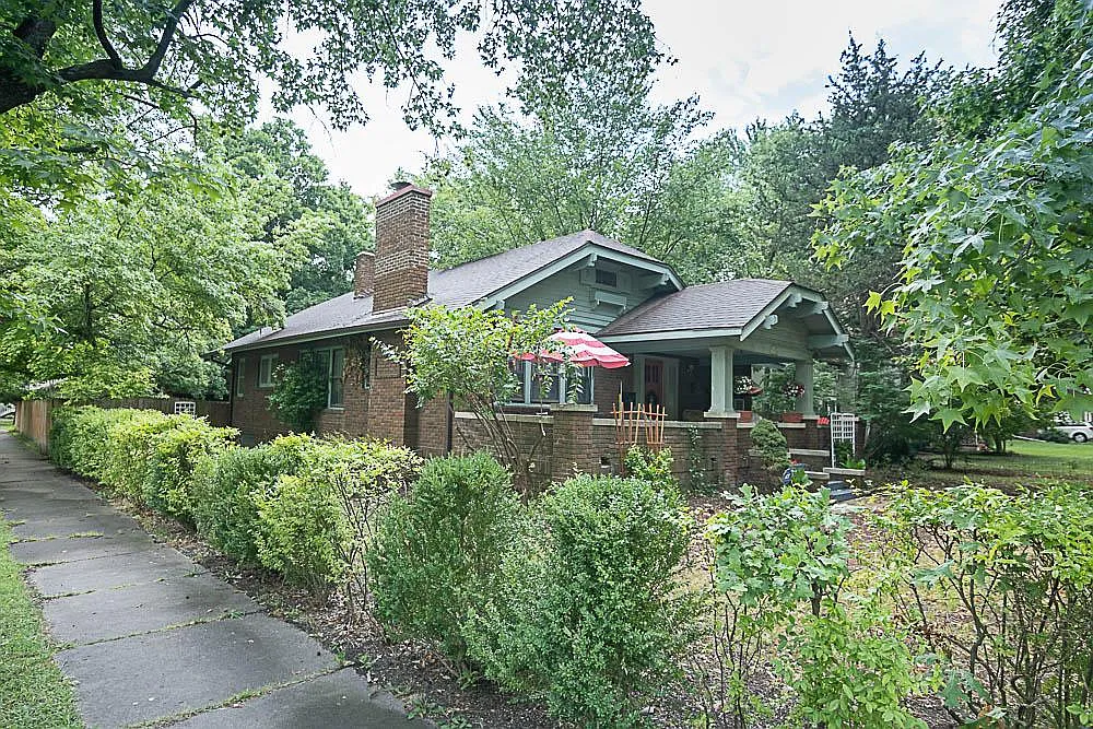 1300 SW Macvicar Ave — Photo 2