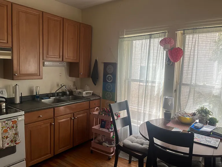 28 Brookes Ave #1 — Photo 9
