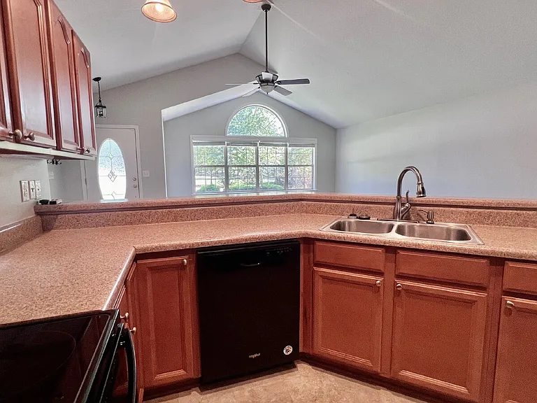 39 Leaf Cir — Photo 12