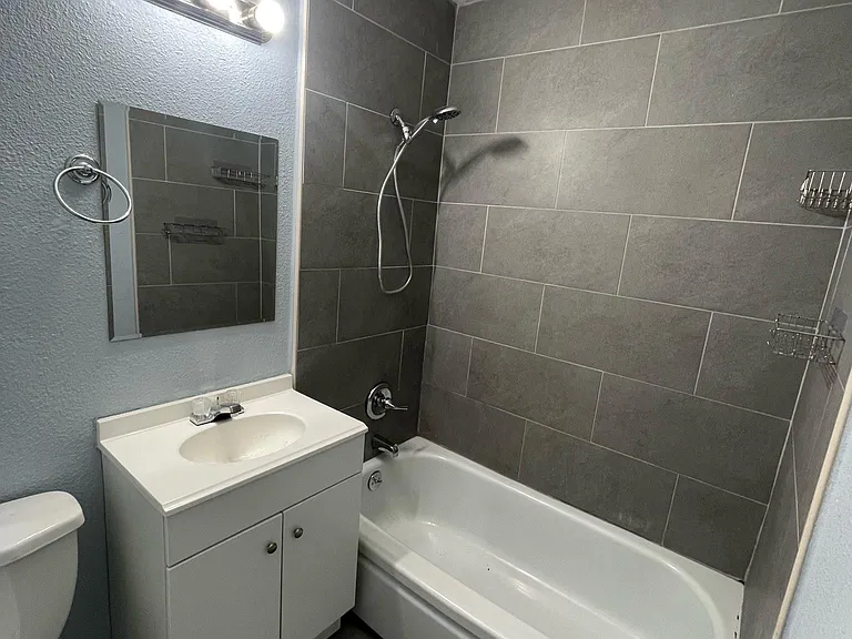 1535 N Fresno St — Photo 13