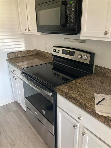 1st image of 1014 NE 9th Ave APT 3