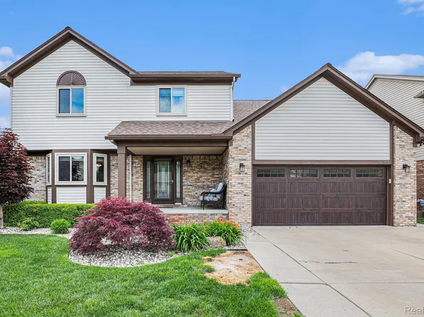 32864 Foster Ct, Fraser, MI 48026