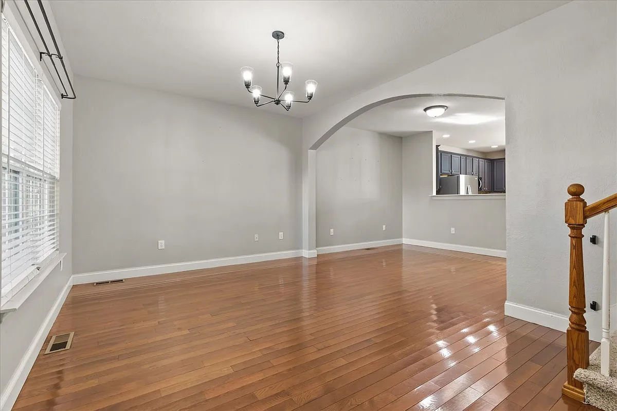 3 bed, 3.5 bath, 1820 sqft, $1,900 — Photo 4