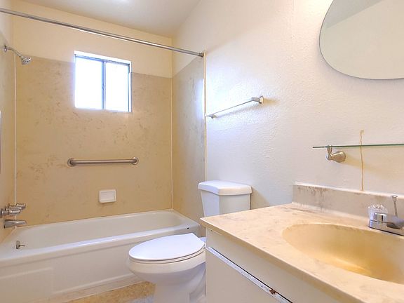 5th image of 1829 Mary Ellen St NE APT 1