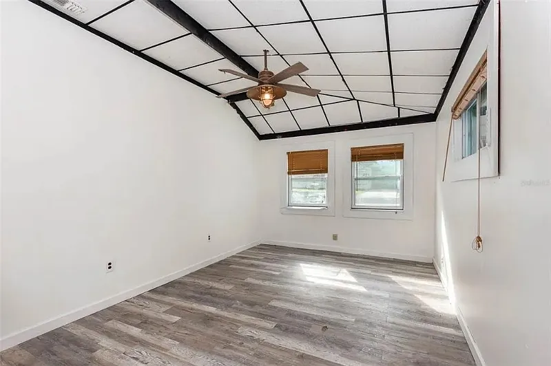 Single Family house with big patio — Photo 4