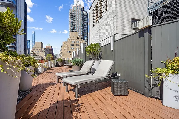 Rented by Greystar | media 10