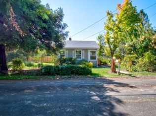 212 S B St, Phoenix, OR 97535