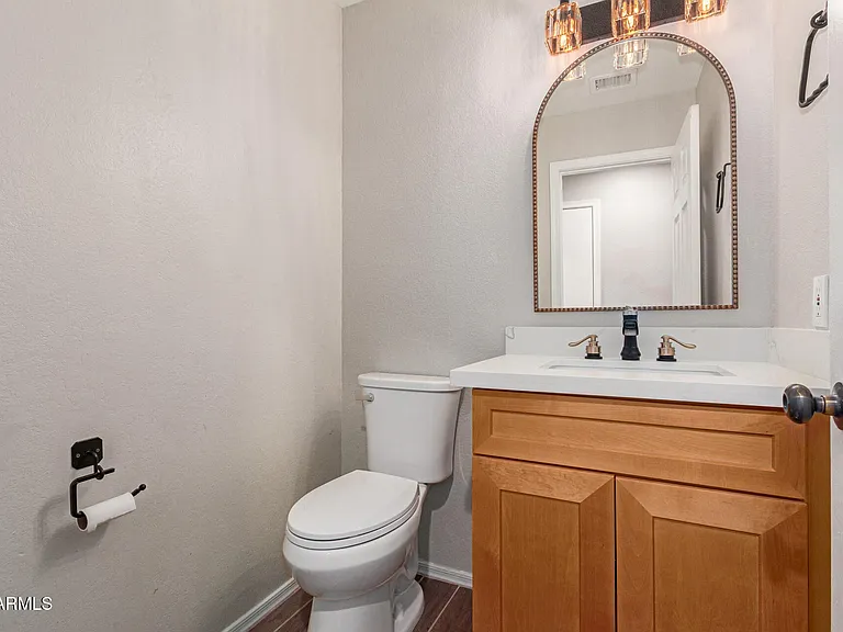 4522 E Rowel Rd — Photo 31