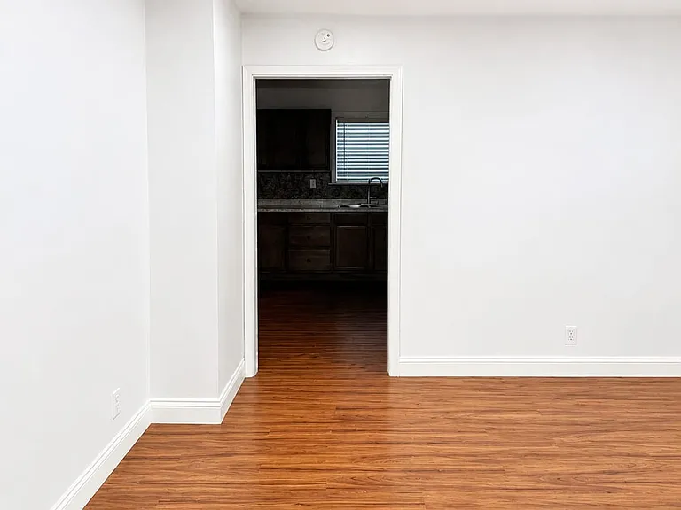 814 Edson St — Photo 6
