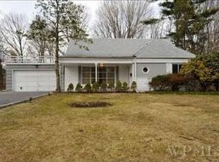 19 Colonial Rd, Scarsdale, NY 10583