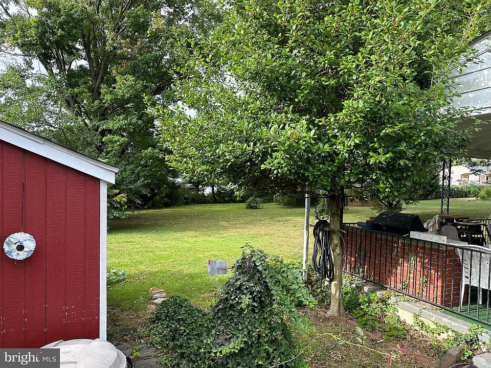 2nd image of 23 Harvard Rd