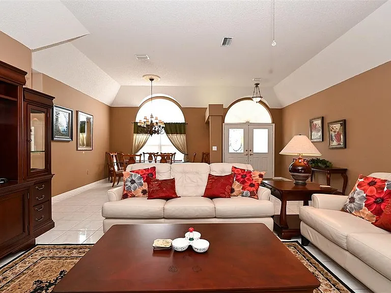 3866 Surrey Ct — Photo 12