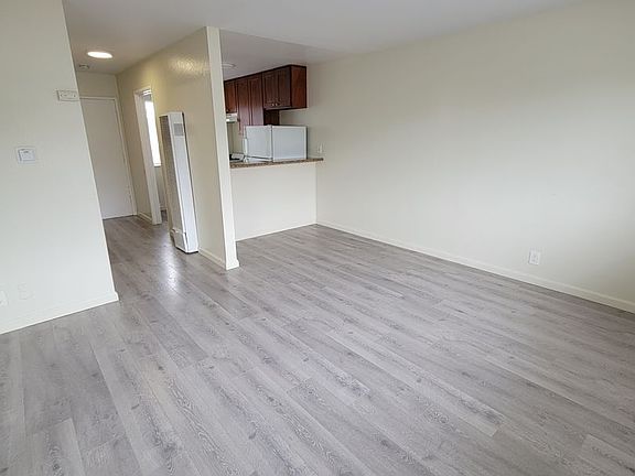 4th image of 203-205-225 16th St #M