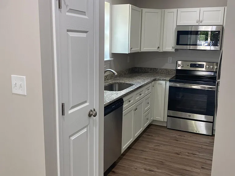 269 Sycamore Rd #A — Photo 4