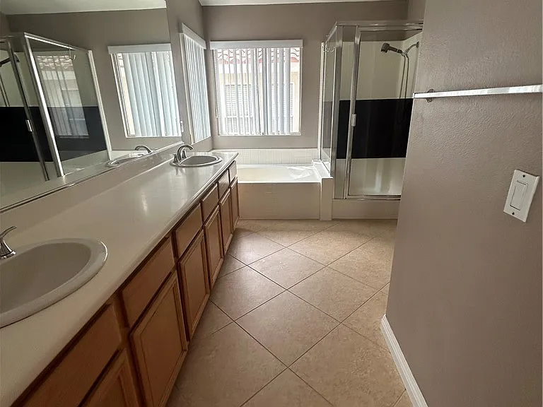 16374 Whitefield Ct — Photo 12