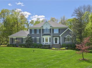 23 Stonewall Ln, Ridgefield, CT 06877