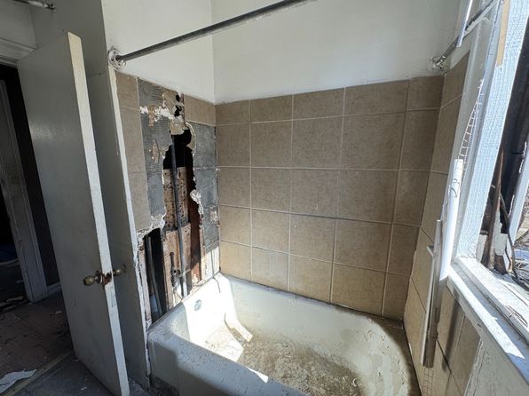 chicago-illinois-2120522629 picture