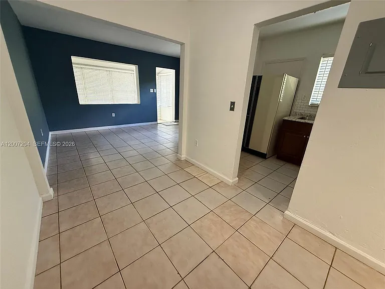 2483 SW 11th St #2483 — Photo 3