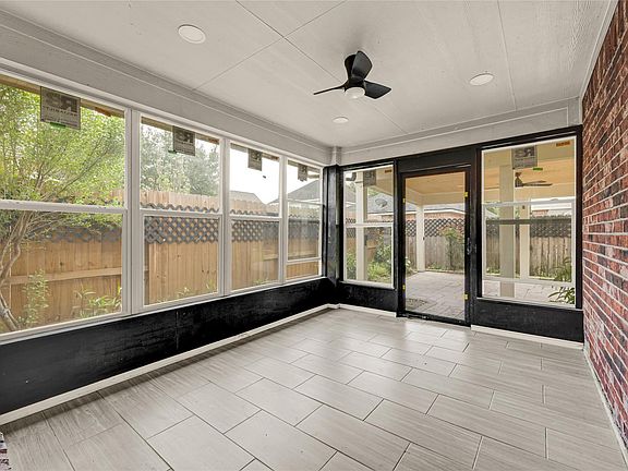 5th image of 20519 Coleridge Ln