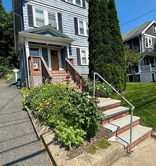 87 Willow St #2 — Photo 1